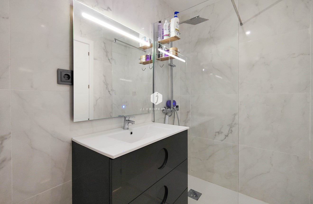 Tweedehands - Appartement / flat -
Torrevieja - Costa Blanca