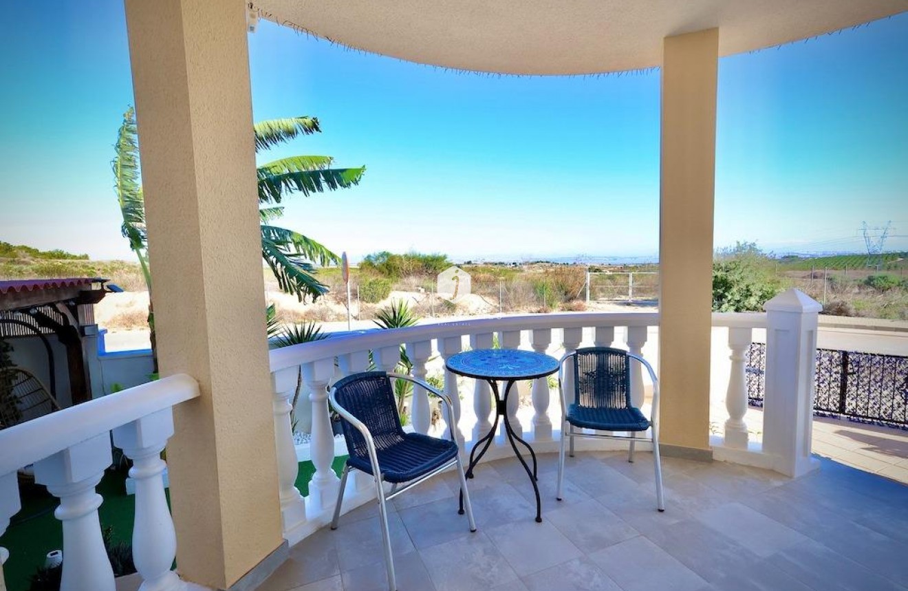 Tweedehands - Villa -
San Miguel de Salinas - Inland