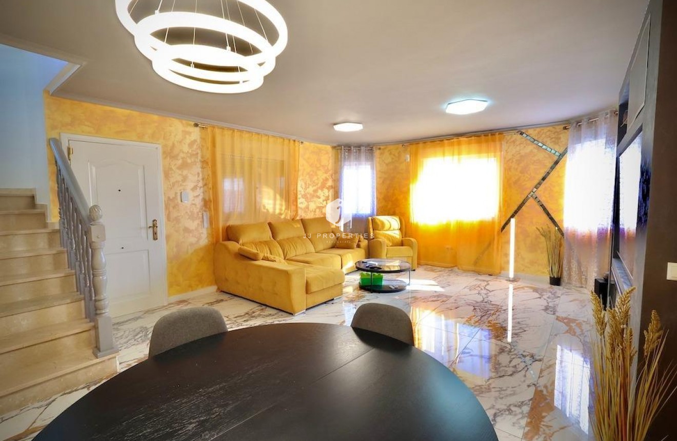 Tweedehands - Villa -
San Miguel de Salinas - Inland