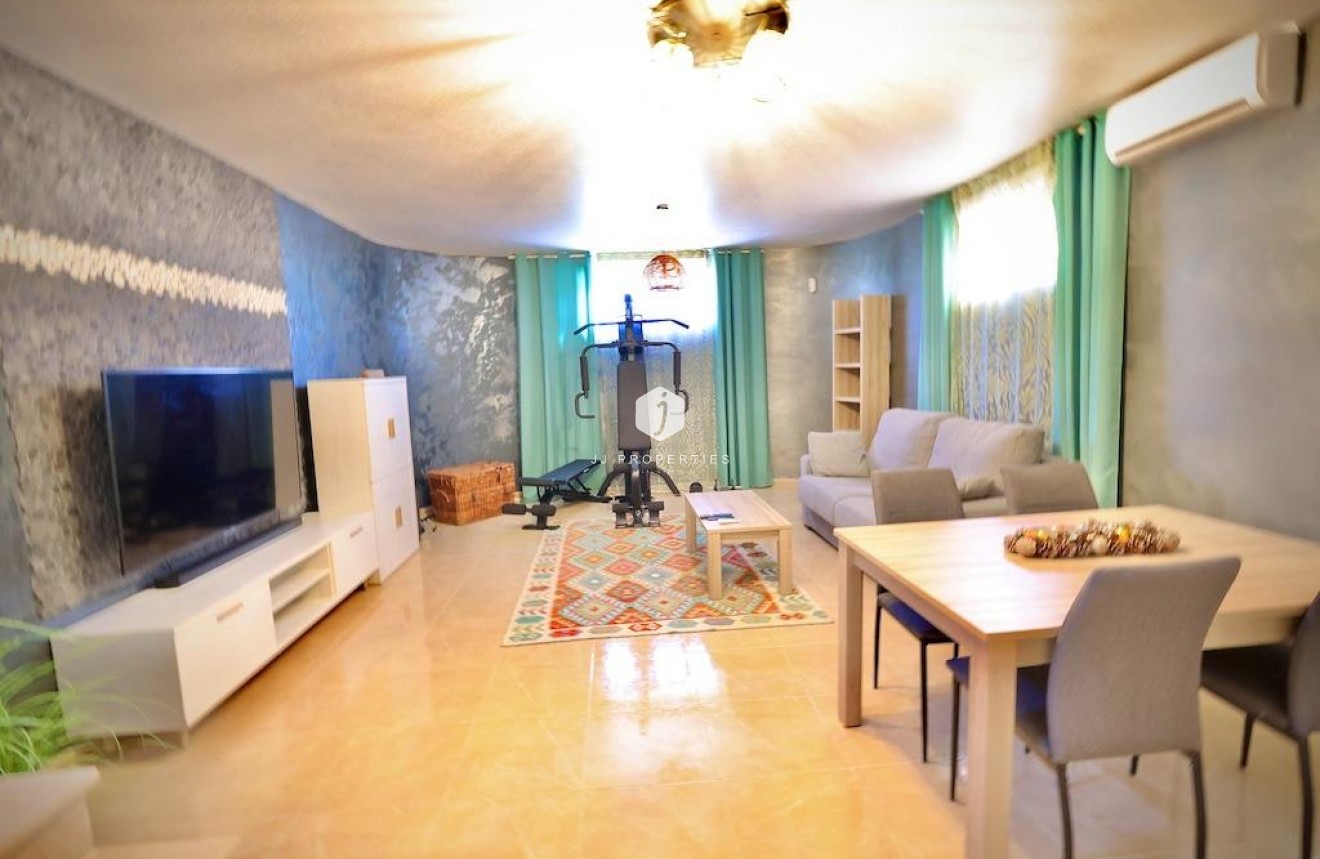 Tweedehands - Villa -
San Miguel de Salinas - Inland