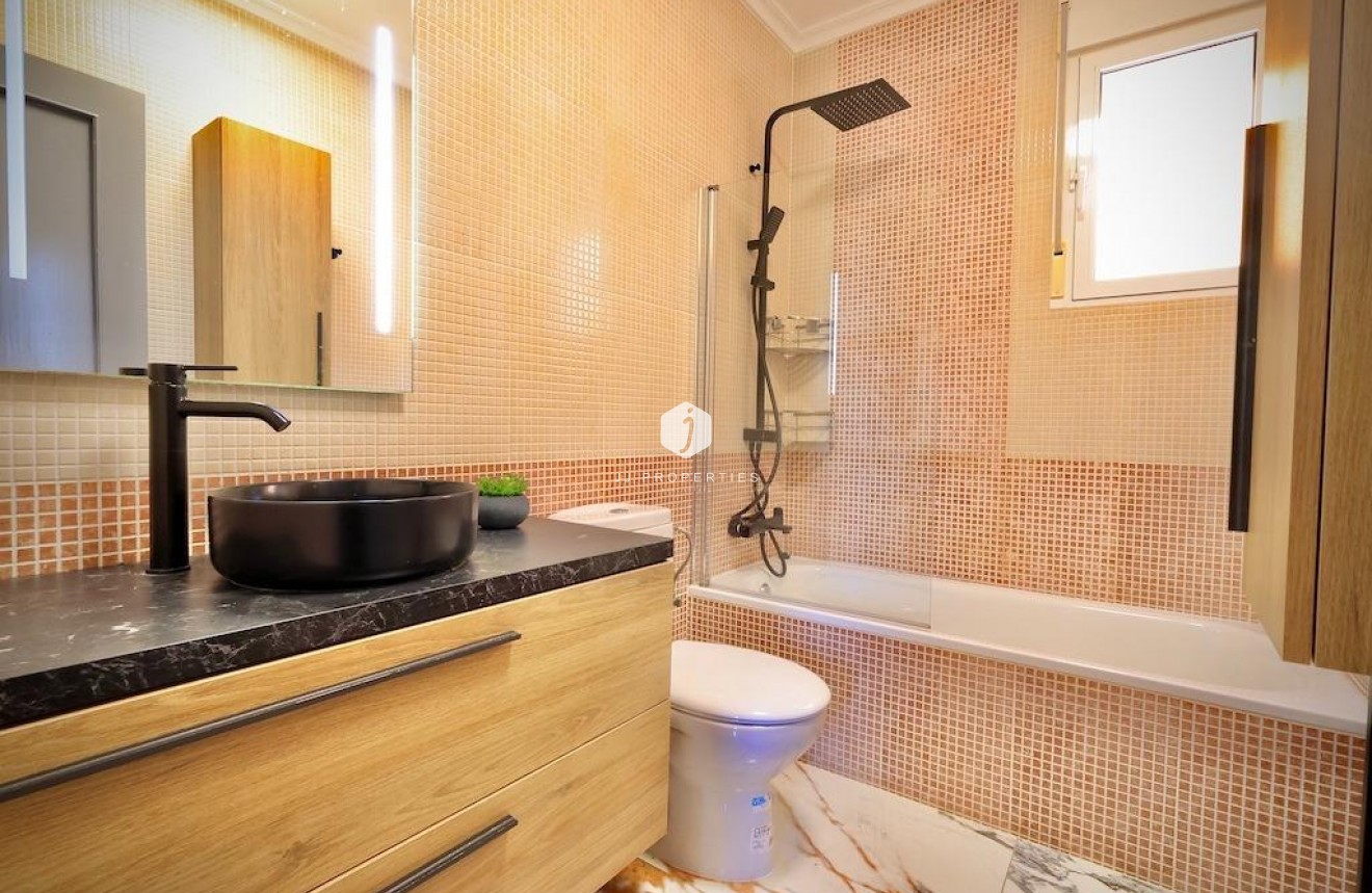 Tweedehands - Villa -
San Miguel de Salinas - Inland