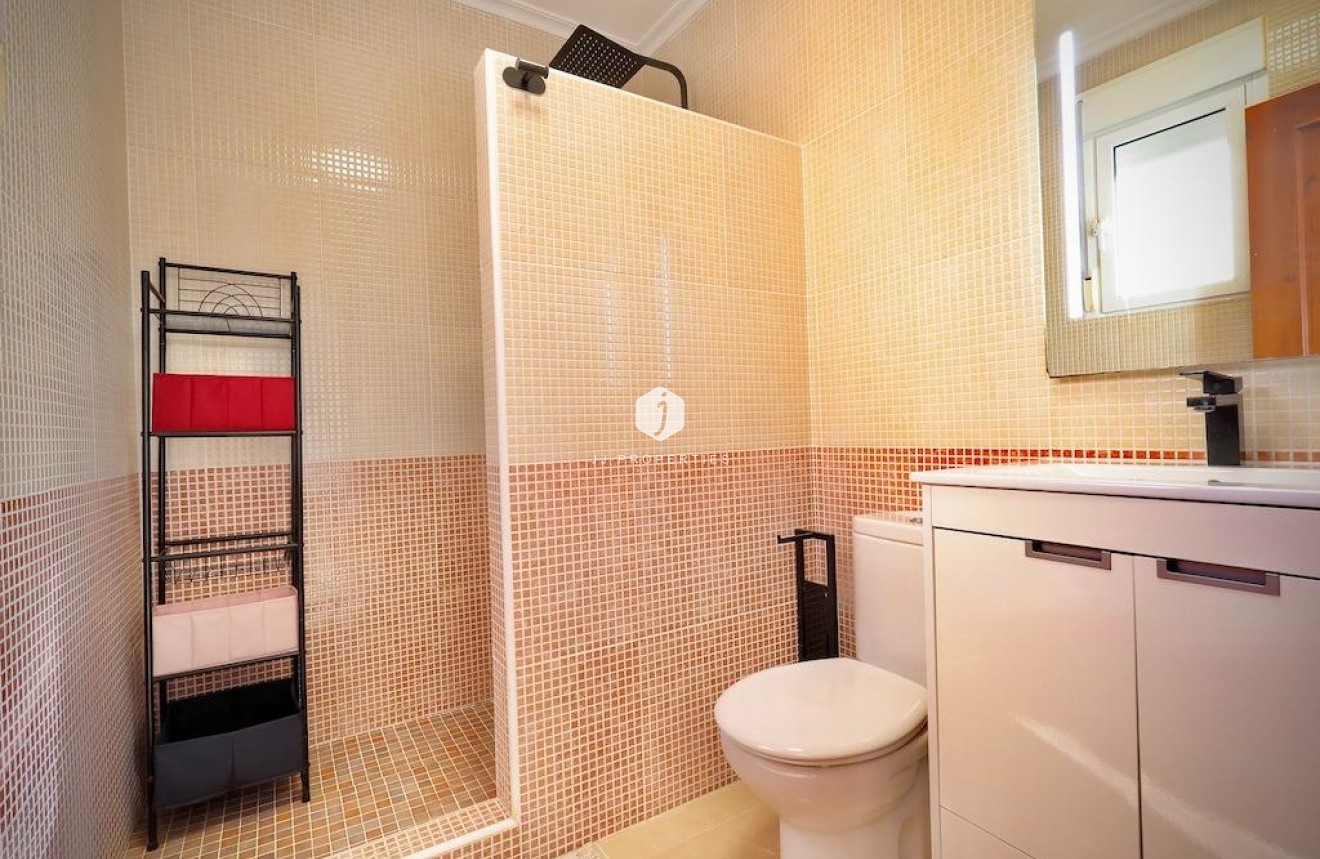 Tweedehands - Villa -
San Miguel de Salinas - Inland