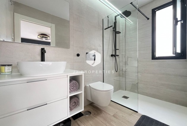 Tweedehands - Villa -
Punta Prima - Costa Blanca