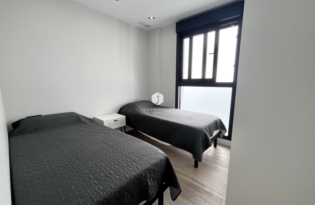 Tweedehands - Villa -
Punta Prima - Costa Blanca