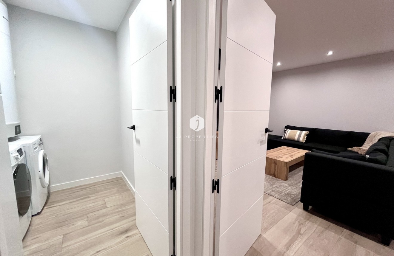 Tweedehands - Villa -
Punta Prima - Costa Blanca