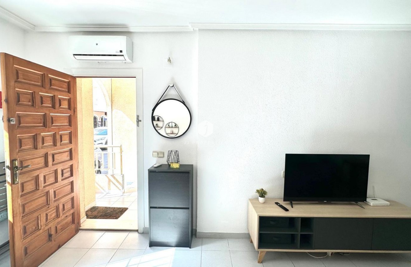 Resale - Apartment / flat -
Torrevieja - Acequion