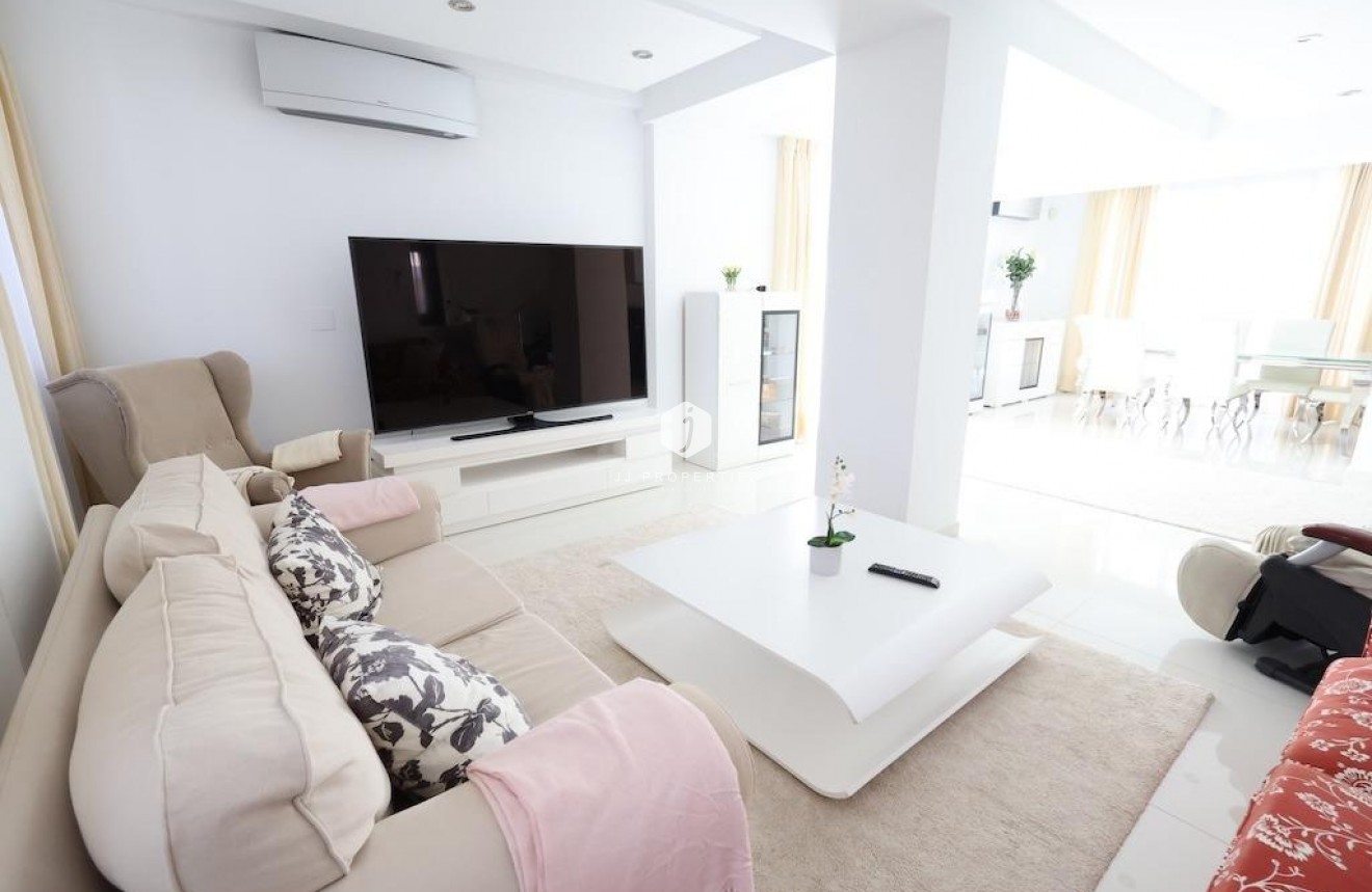 Tweedehands - Villa -
Cabo Roig - Costa Blanca