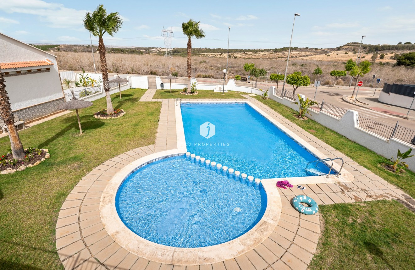 Tweedehands - Chalet -
San Miguel de Salinas - Inland