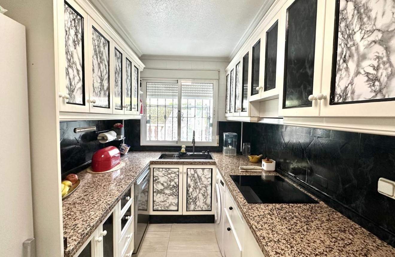 Tweedehands - Villa -
Orihuela Costa - La Regia