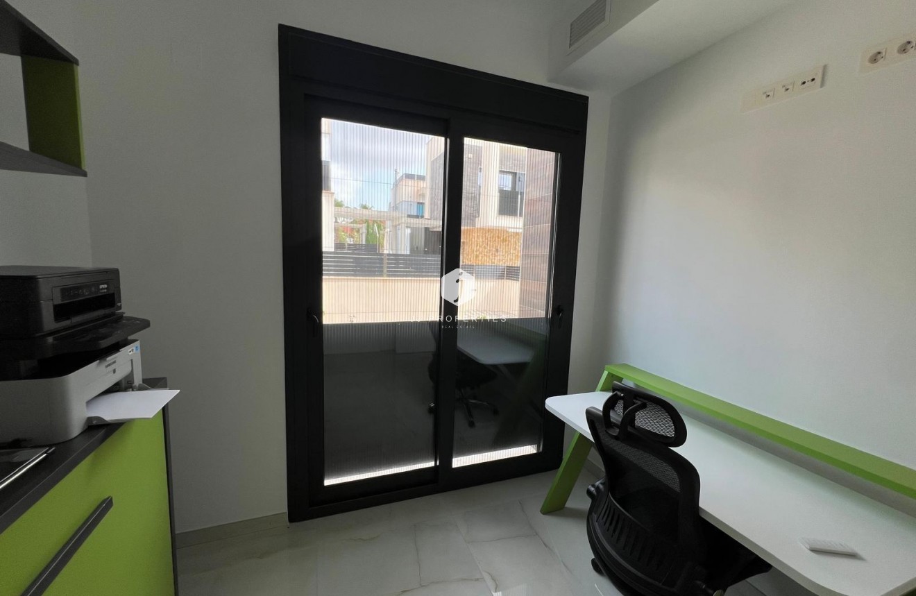 Resale - Villa -
Orihuela Costa - Lomas de Cabo Roig