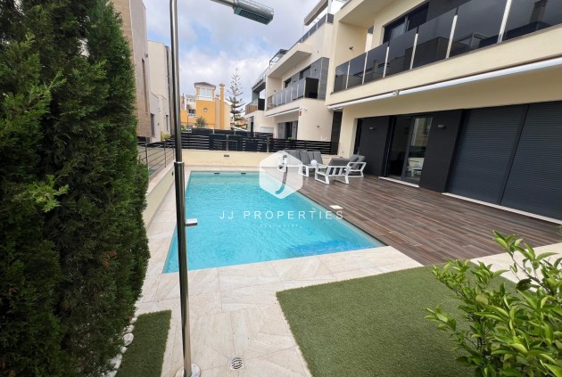 Resale - Villa -
Orihuela Costa - Lomas de Cabo Roig