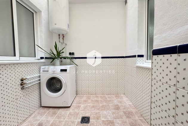 Z drugiej ręki - Mieszkanie w bloku -
Torrevieja - Playa de los Locos