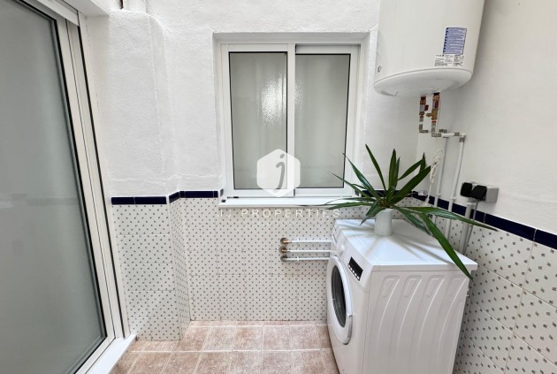 Z drugiej ręki - Mieszkanie w bloku -
Torrevieja - Playa de los Locos