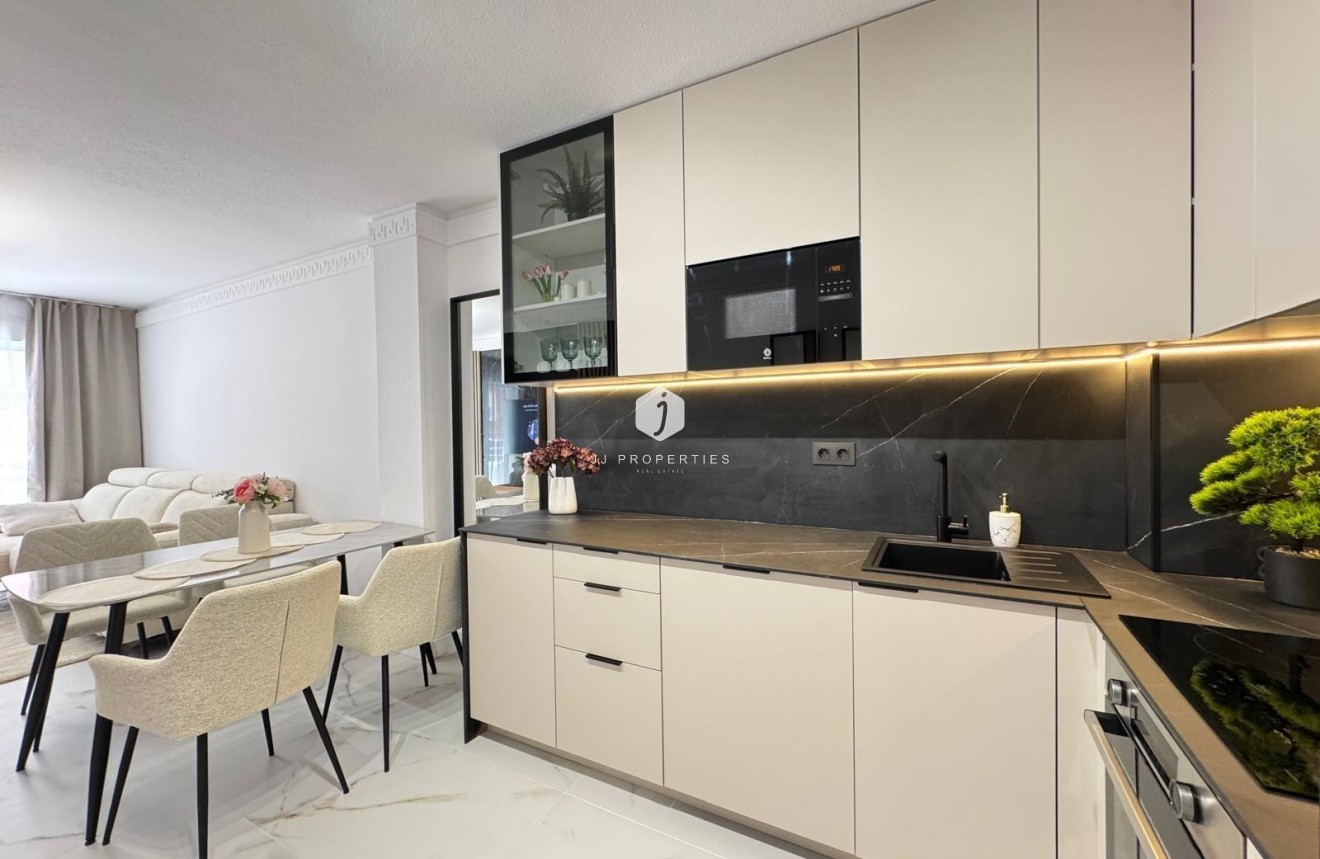 Z drugiej ręki - Mieszkanie w bloku -
Torrevieja - Playa de los Locos