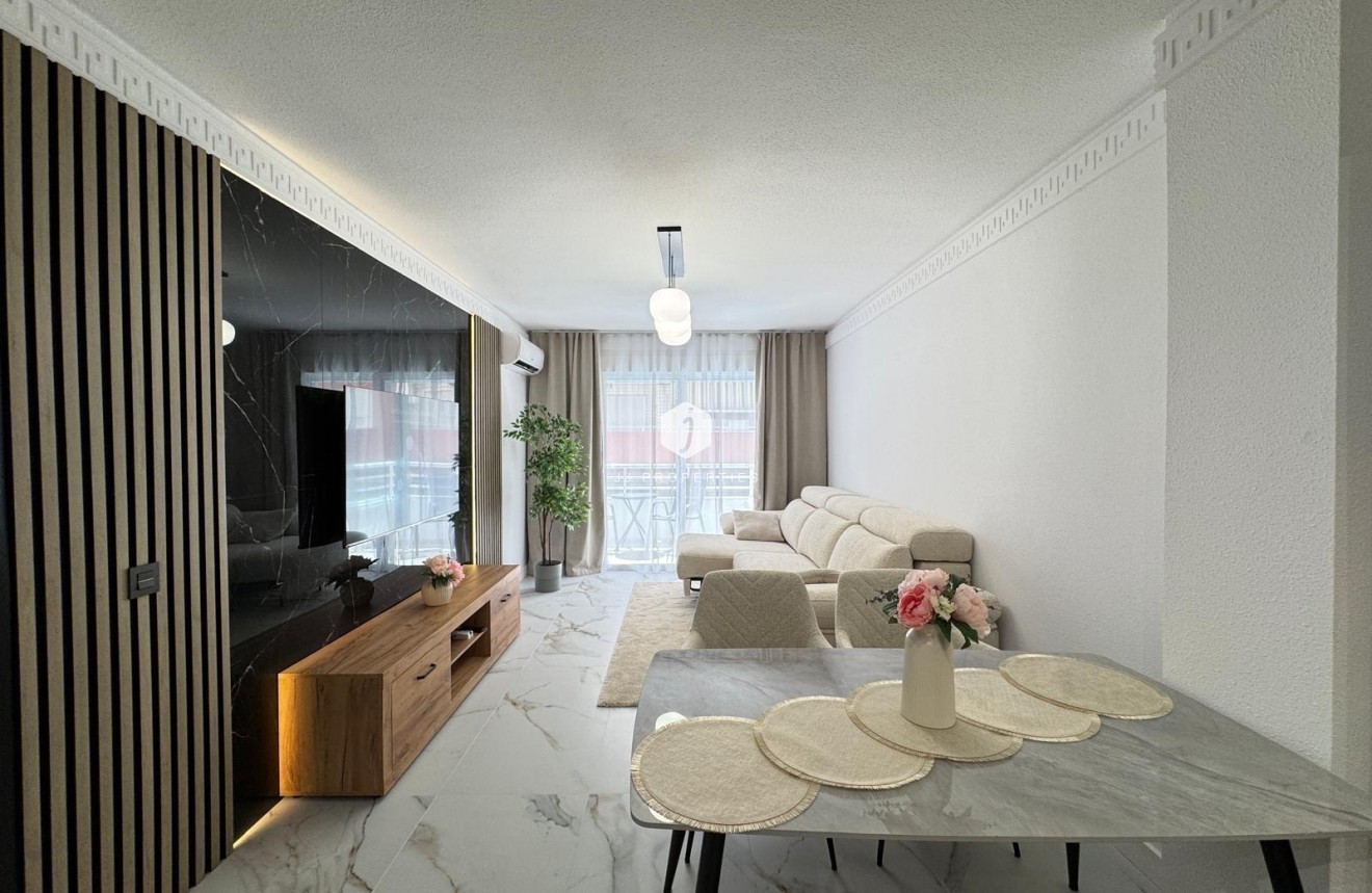 Z drugiej ręki - Mieszkanie w bloku -
Torrevieja - Playa de los Locos