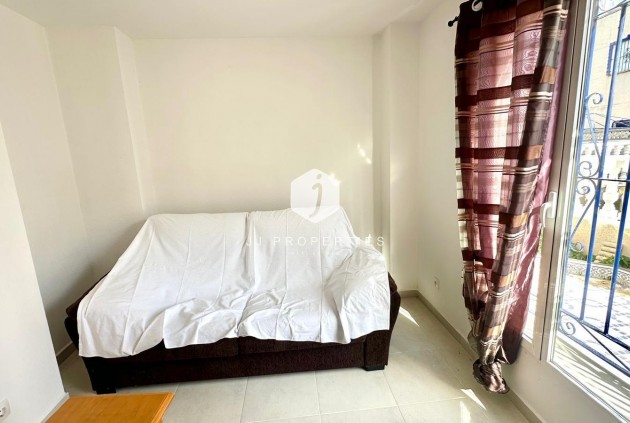 Z drugiej ręki - Szalet -
Torrevieja - Carrefour