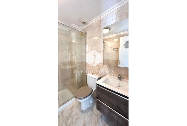 Z drugiej ręki - Szalet -
Torrevieja - Carrefour