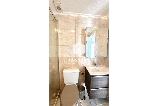 Z drugiej ręki - Szalet -
Torrevieja - Carrefour