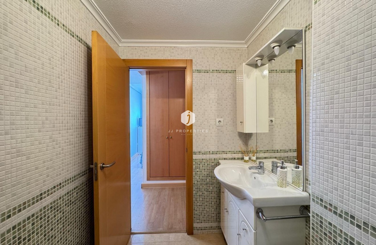 Tweedehands - Appartement / flat -
Torrevieja