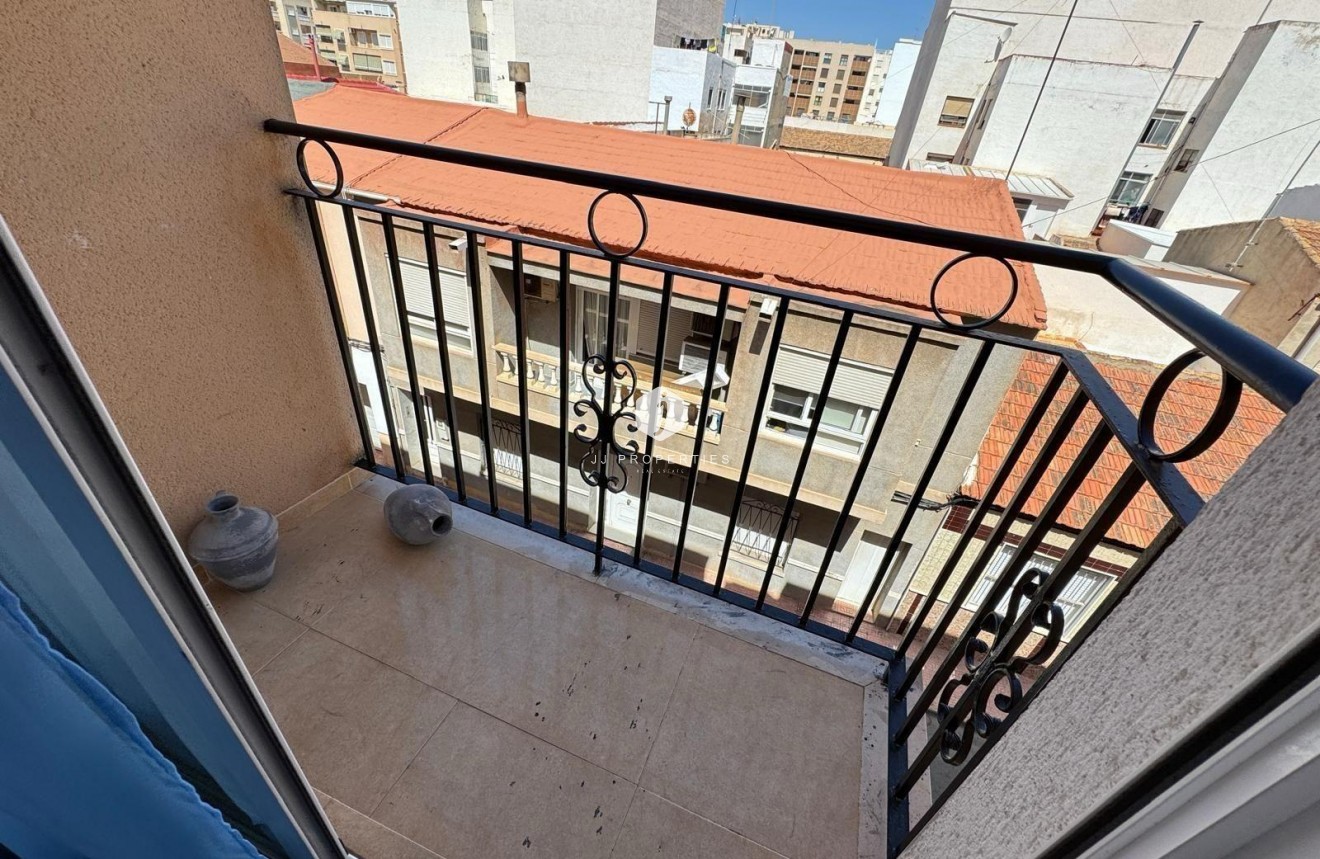 Tweedehands - Appartement / flat -
Torrevieja