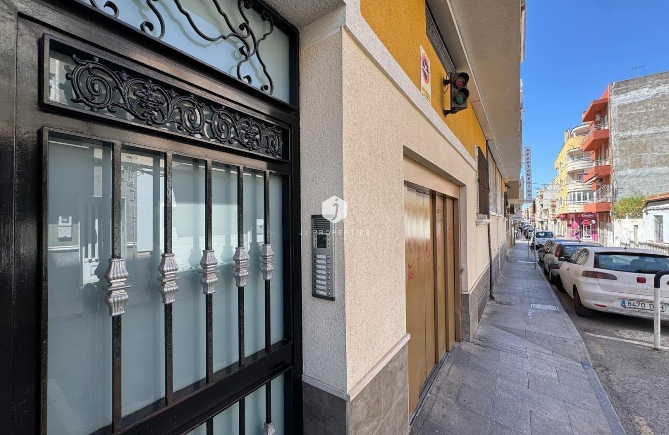 Tweedehands - Appartement / flat -
Torrevieja