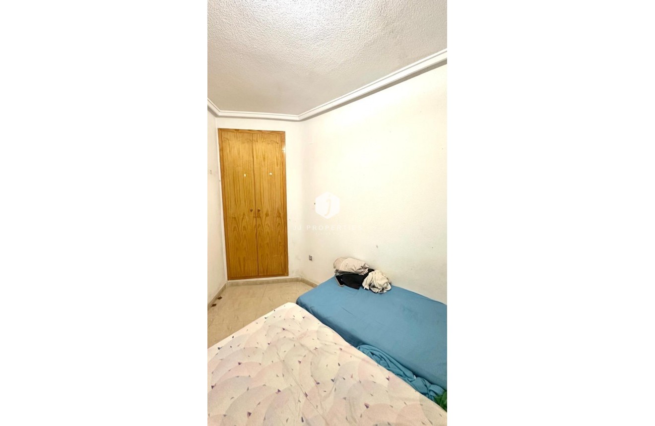 Tweedehands - Appartement / flat -
Torrevieja - Estacion de autobuses