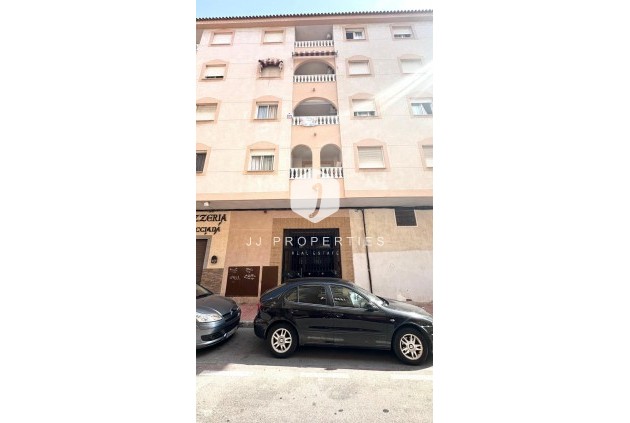 Tweedehands - Appartement / flat -
Torrevieja - Estacion de autobuses