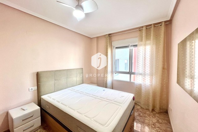 Tweedehands - Appartement / flat -
Torrevieja - Estacion de autobuses