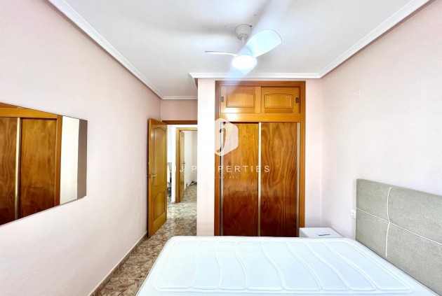 Tweedehands - Appartement / flat -
Torrevieja - Estacion de autobuses