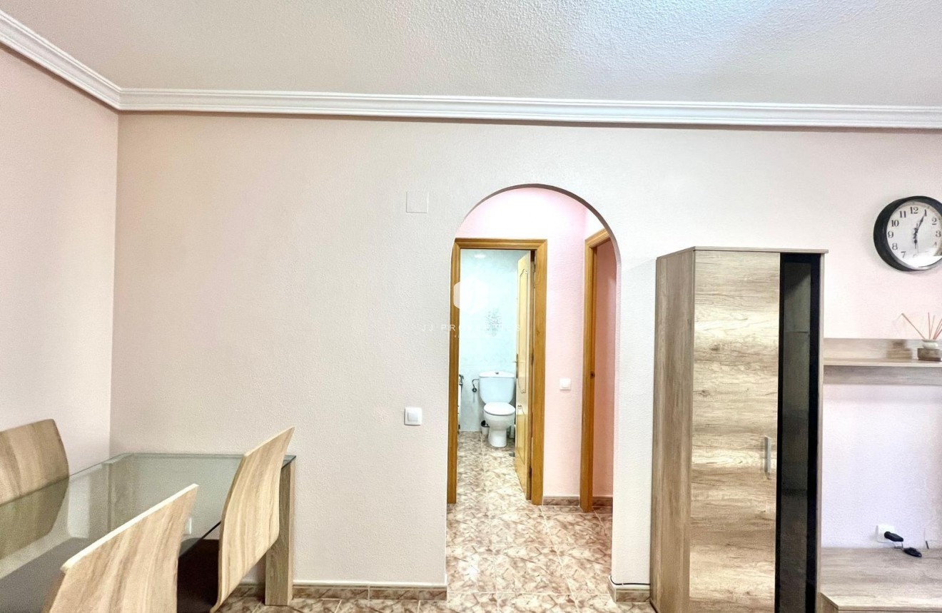 Tweedehands - Appartement / flat -
Torrevieja - Estacion de autobuses