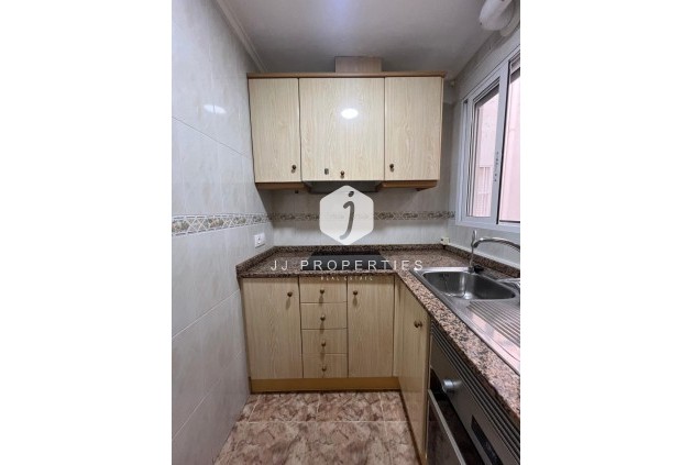 Tweedehands - Appartement / flat -
Torrevieja - Estacion de autobuses