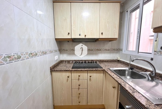 Tweedehands - Appartement / flat -
Torrevieja - Estacion de autobuses