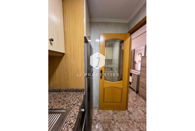 Tweedehands - Appartement / flat -
Torrevieja - Estacion de autobuses