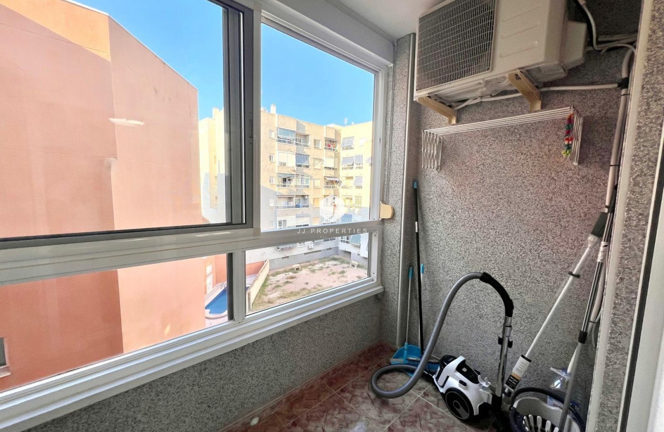 Tweedehands - Appartement / flat -
Torrevieja - Estacion de autobuses