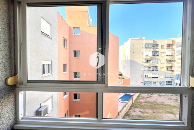 Tweedehands - Appartement / flat -
Torrevieja - Estacion de autobuses