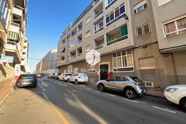 Tweedehands - Appartement / flat -
Torrevieja - Estacion de autobuses