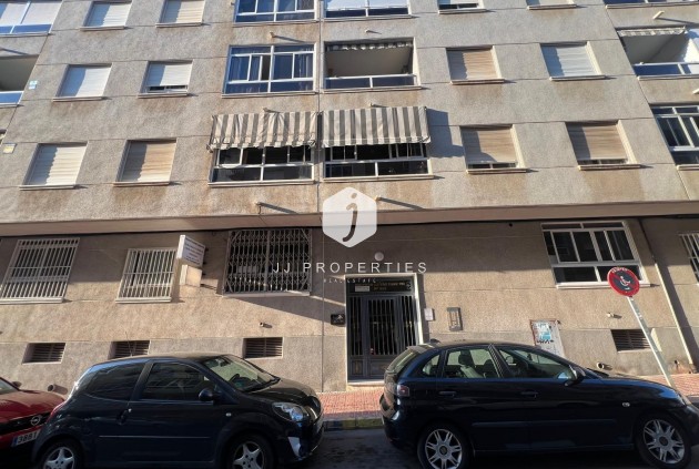 Tweedehands - Appartement / flat -
Torrevieja - Estacion de autobuses