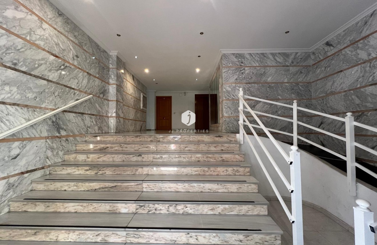 Tweedehands - Appartement / flat -
Torrevieja - Estacion de autobuses