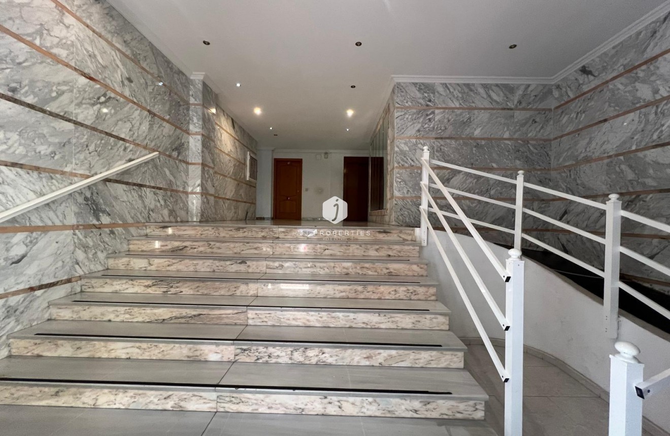 Tweedehands - Appartement / flat -
Torrevieja - Estacion de autobuses