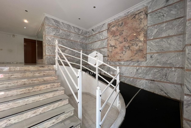 Tweedehands - Appartement / flat -
Torrevieja - Estacion de autobuses