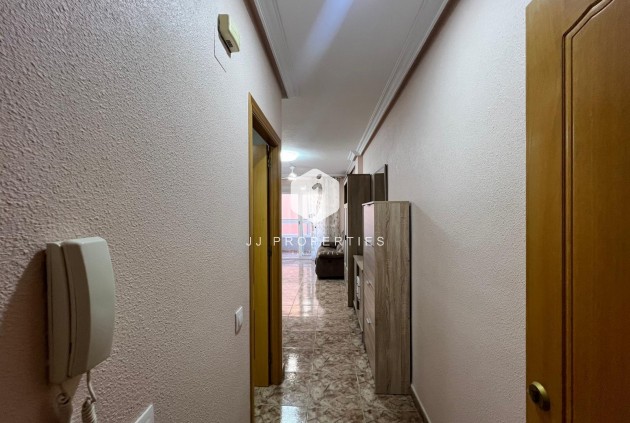 Tweedehands - Appartement / flat -
Torrevieja - Estacion de autobuses