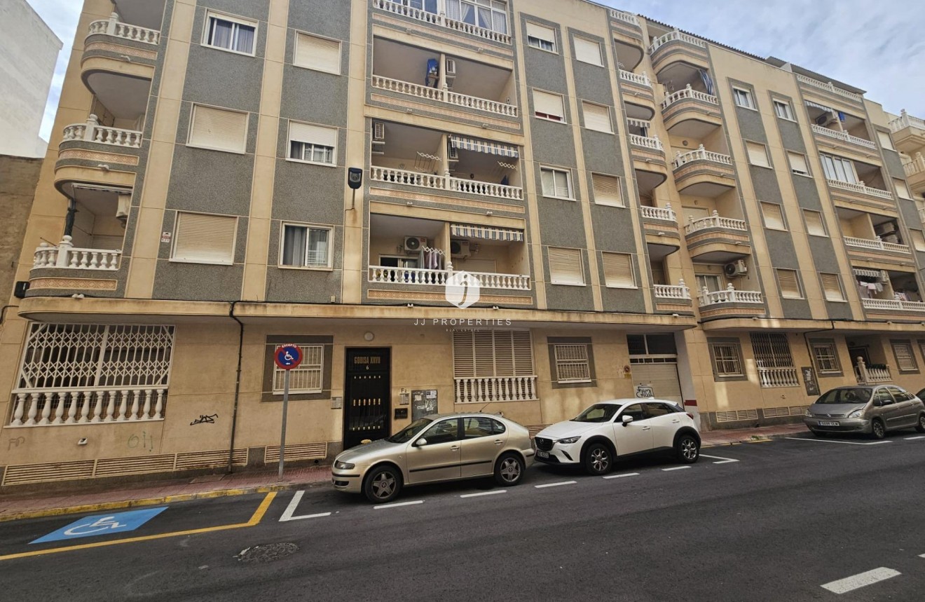 Tweedehands - Appartement / flat -
Torrevieja - Estacion de autobuses