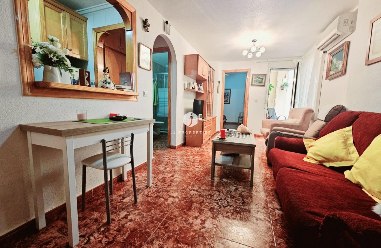 Tweedehands - Appartement / flat -
Torrevieja - Estacion de autobuses