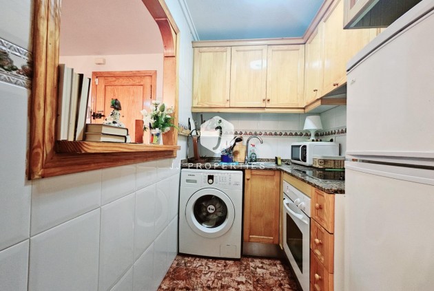 Tweedehands - Appartement / flat -
Torrevieja - Estacion de autobuses