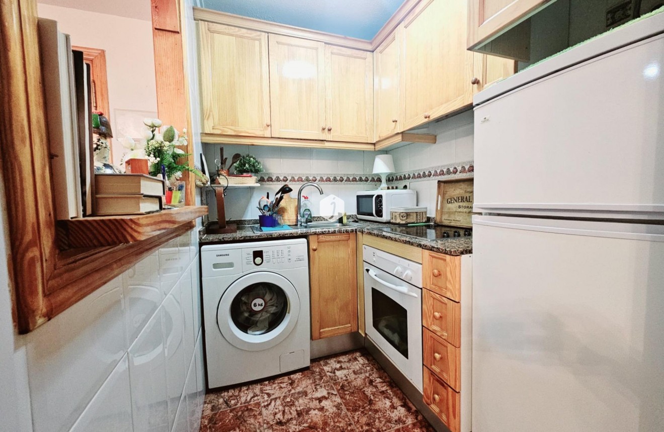 Tweedehands - Appartement / flat -
Torrevieja - Estacion de autobuses