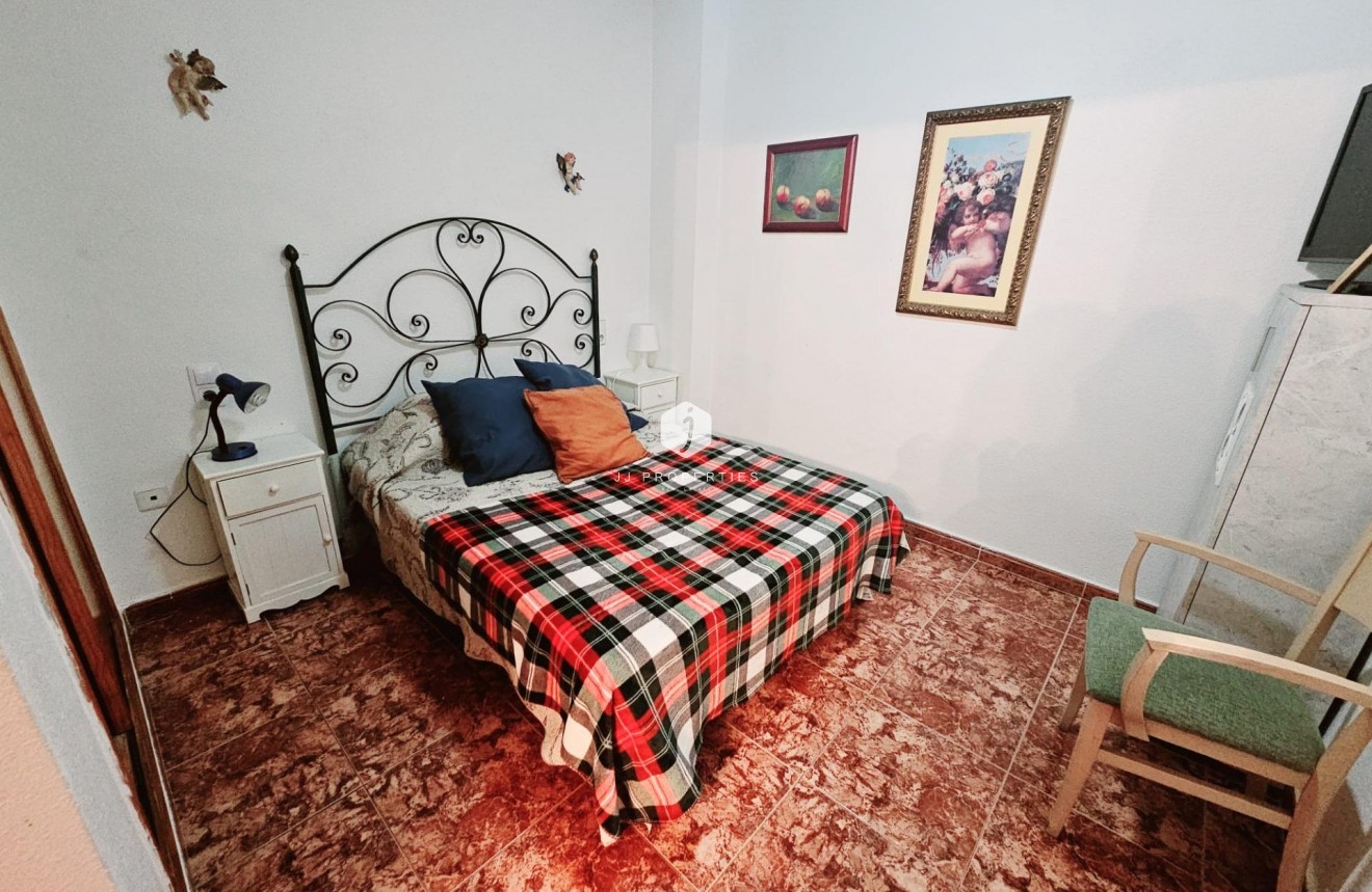 Tweedehands - Appartement / flat -
Torrevieja - Estacion de autobuses