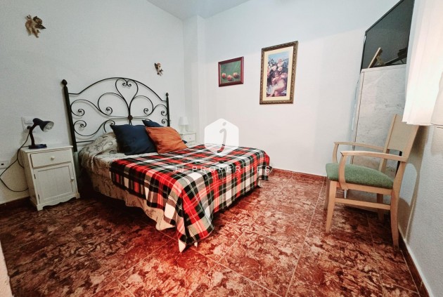 Tweedehands - Appartement / flat -
Torrevieja - Estacion de autobuses