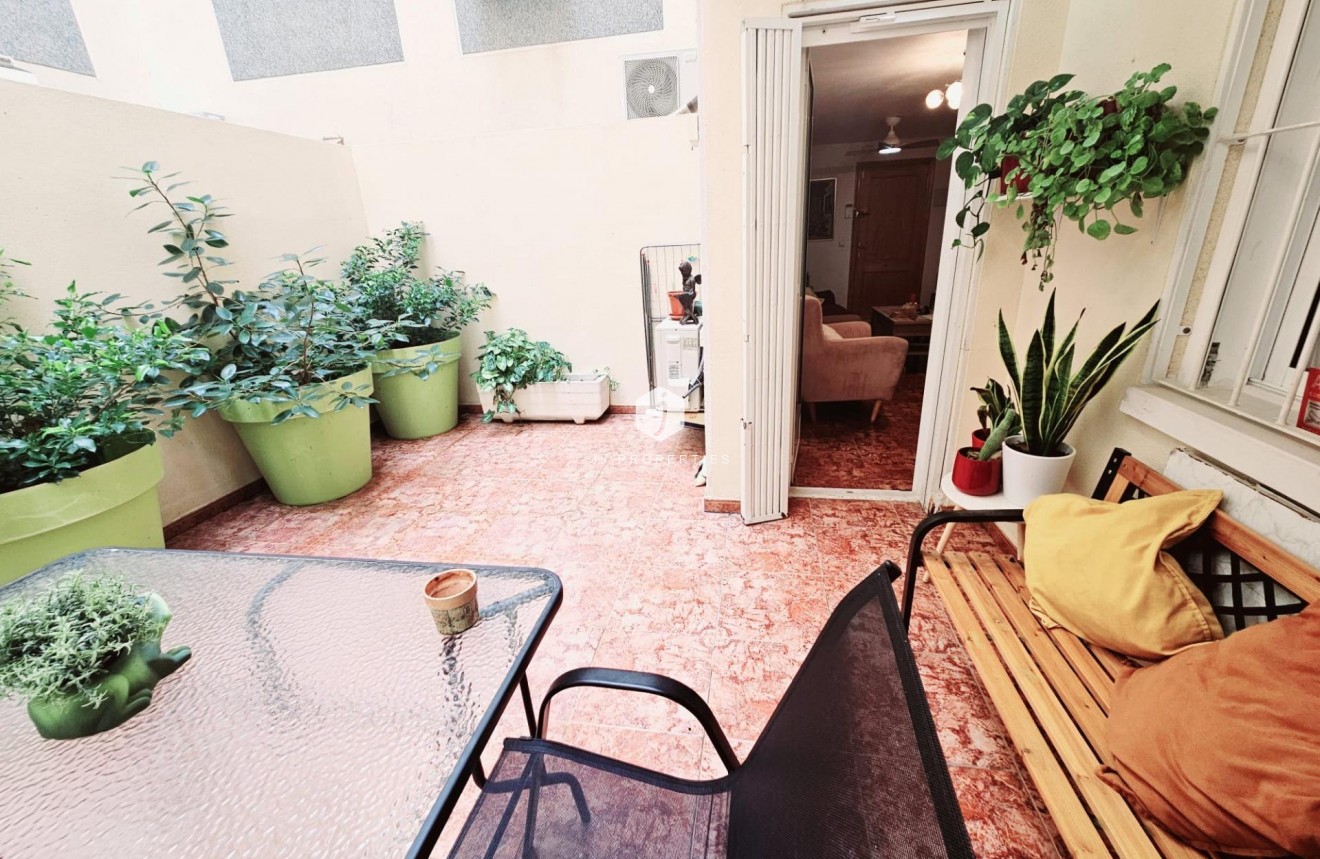 Tweedehands - Appartement / flat -
Torrevieja - Estacion de autobuses