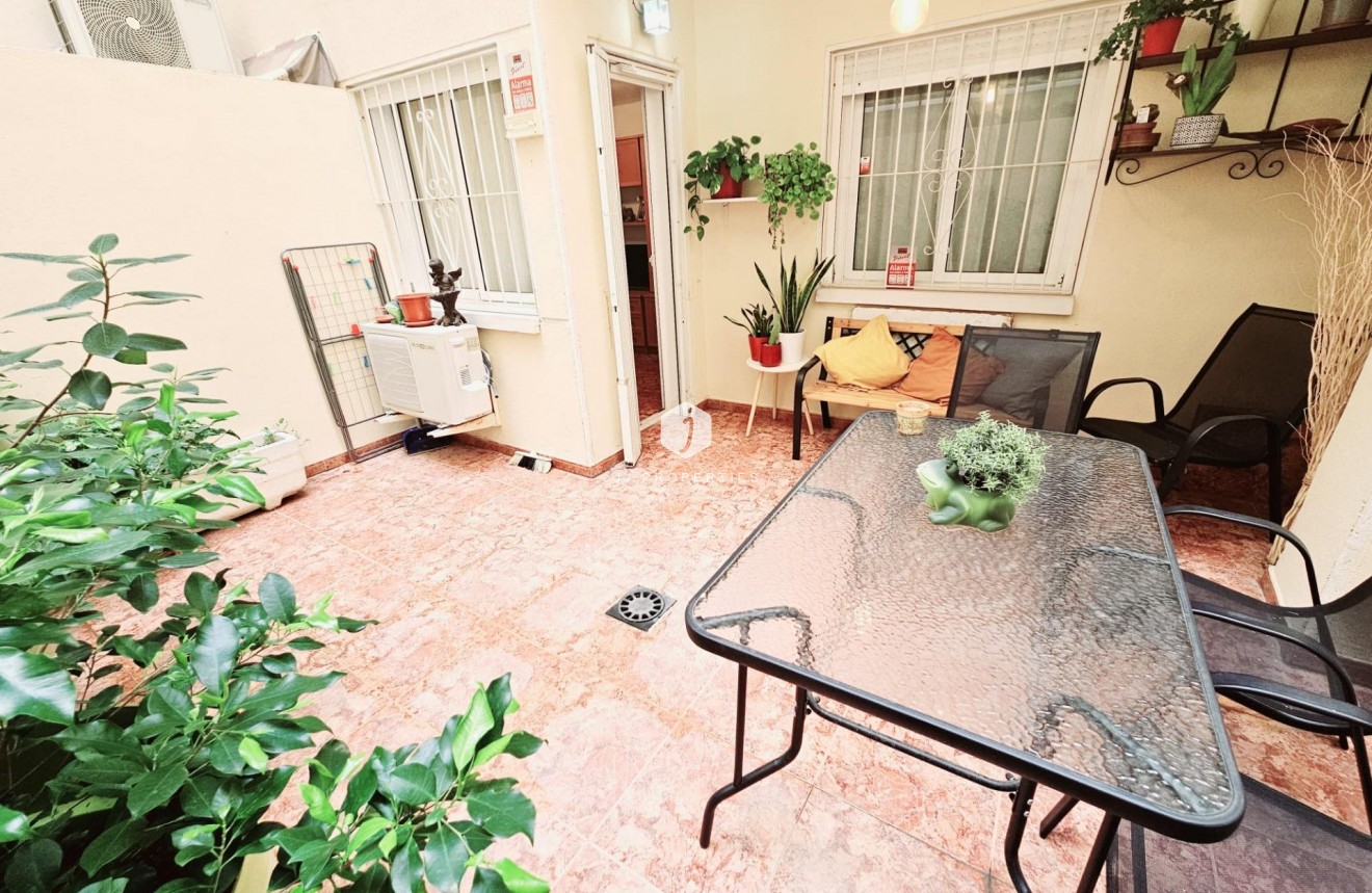 Tweedehands - Appartement / flat -
Torrevieja - Estacion de autobuses