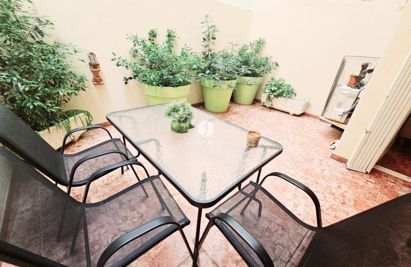 Tweedehands - Appartement / flat -
Torrevieja - Estacion de autobuses